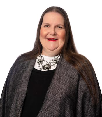 Portrait of Elise Simpson Einselen, REALTOR®.
